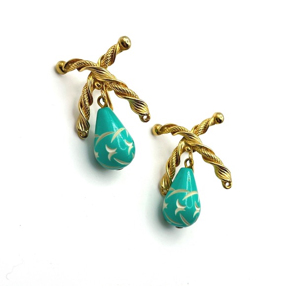Schiaparelli Jewelry - Schiaparelli Vintage Gold Tone Turquoise Carved Bead Dangle Clip On Earrings